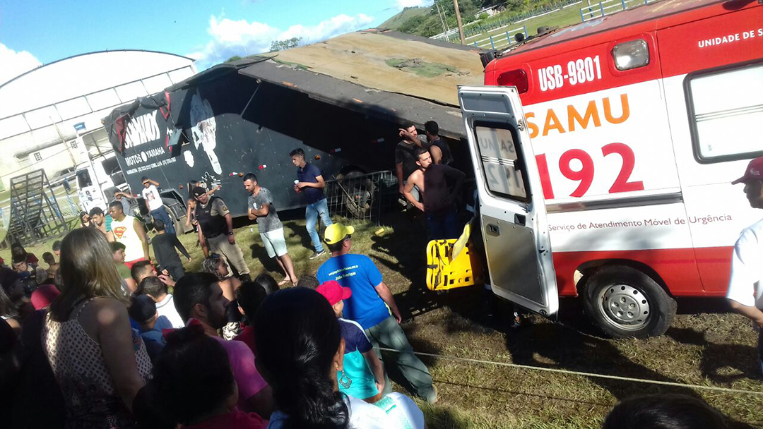 EMPRESÁRIO BARBACENENSE SOFRE ACIDENTE EM APRESENTAÇÃO DE FREESTYLE EM IBERTIOGA-MG