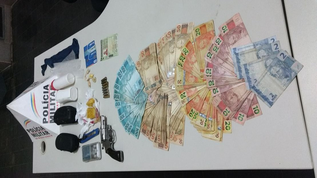 DENÚNCIAS ANÔNIMAS AUXILIAM EM APREENSÃO DE DROGAS EM SÃO JOÃO DEL-REI/VEJA MAIS-Barbacena Em Tempo-Notícias de Barbacena e Região