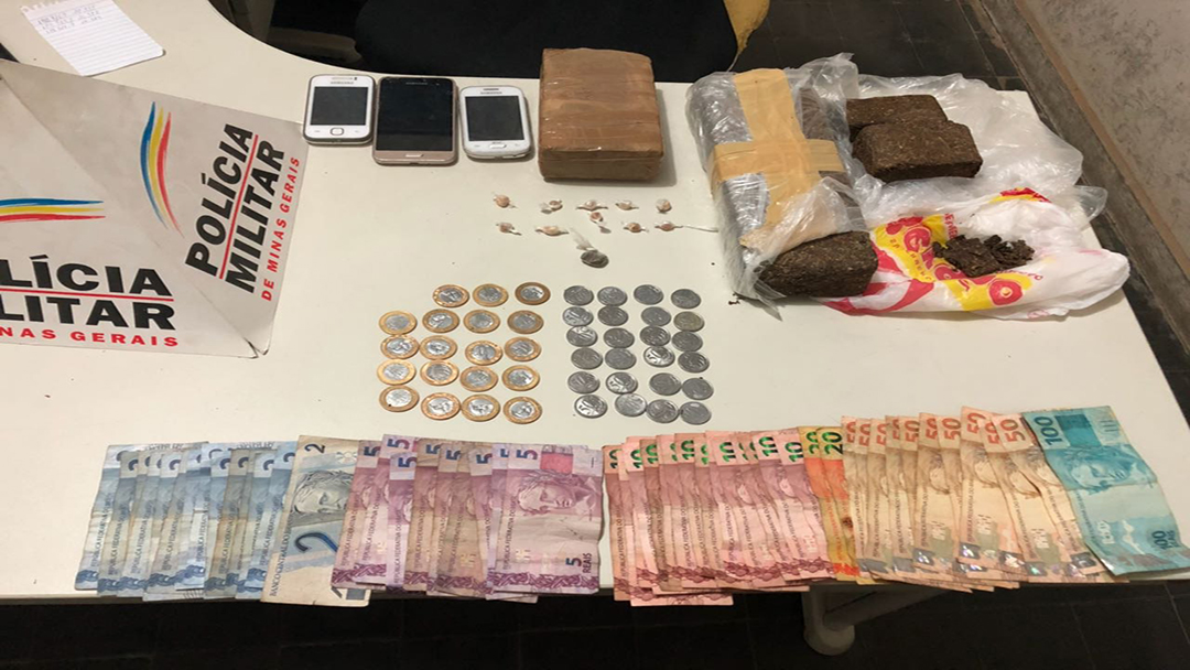 GRANDE QUANTIDADE DE DROGAS SÃO RETIRADAS DE CIRCULAÇÃO PELA PM