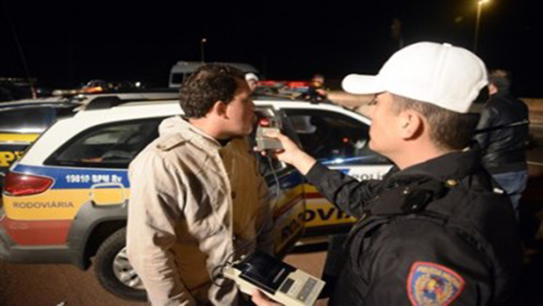 21 MOTORISTAS ALCOOLIZADOS SÃO PRESOS EM NOITE DE BLITZE EM 71 MUNICÍPIOS