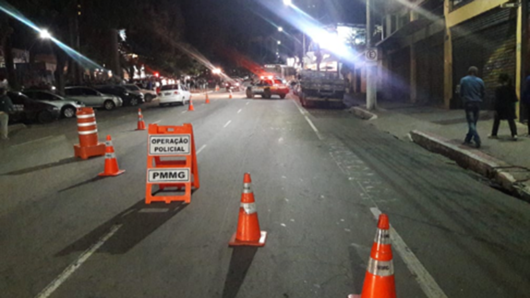 OPERAÇÃO “LEI SECA”NA AVENIDA TELÉSFORO CÂNDIDO DE RESENDE CONSELHEIRO LAFAIETE-MG/VEJA MAIS
