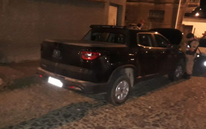 CAMINHONETE CLONADA É APREENDIDA E CONDUTOR PRESO NO BAIRRO DOS FUNCIONÁRIOS EM BARBACENA-MG