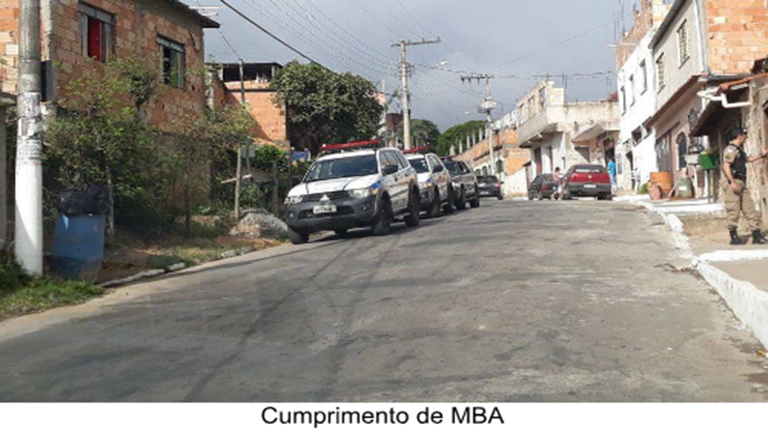 Polícia Militar “estoura” desmanche clandestino de veículos produto de crime e recupera carga de porcelanato furtada/Veja Mais