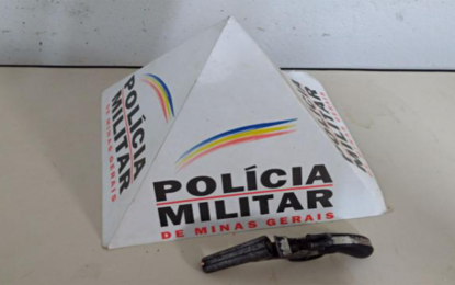 ADOLESCENTES SÃO APREENDIDOS COM ARMA DE FOGO E MATERIAIS ROUBADOS SÃO RECUPERADOS NO CENTRO DE BARBACENA