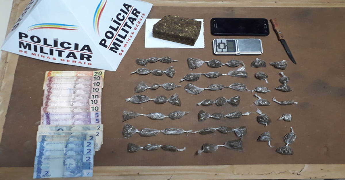 Maconha apreendidas e autor é preso por tráfico de drogas e corrupção de menores em Barbacena.