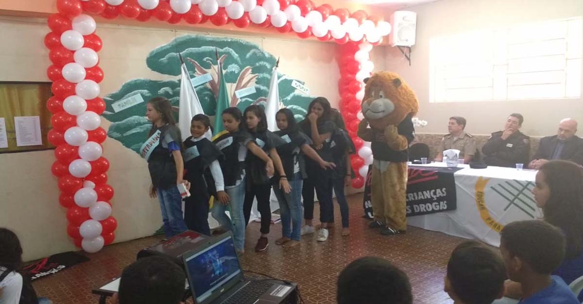 Alunos recebem Certificados e Medalhas em formatura do PROERD