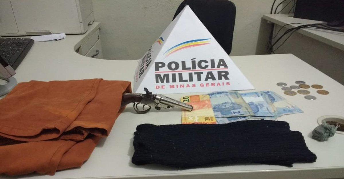 AUTOR DE ROUBO É PRESO PELA POLÍCIA MILITAR EM TIRADENTES-MG.