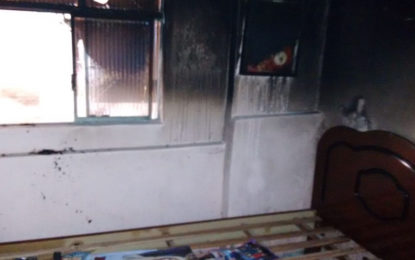 INCÊNDIO ATINGE RESIDÊNCIA EM ALTO RIO DOCE-MG