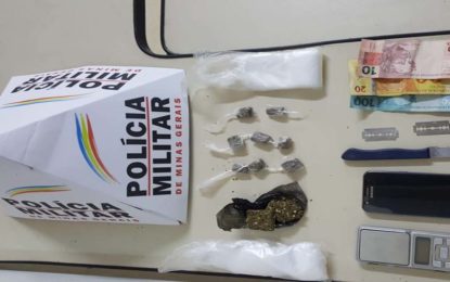 Drogas e materiais ilícitos são localizados em residência no bairro Santa Maria em Barbacena.