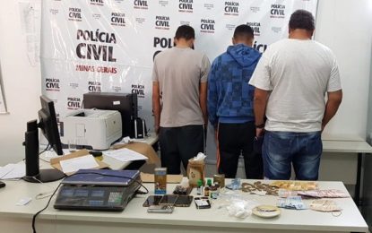 PCMG PRENDE TRÊS SUSPEITOS DE TRÁFICO DE DROGAS E RECEPTAÇÃO EM BARBACENA-MG