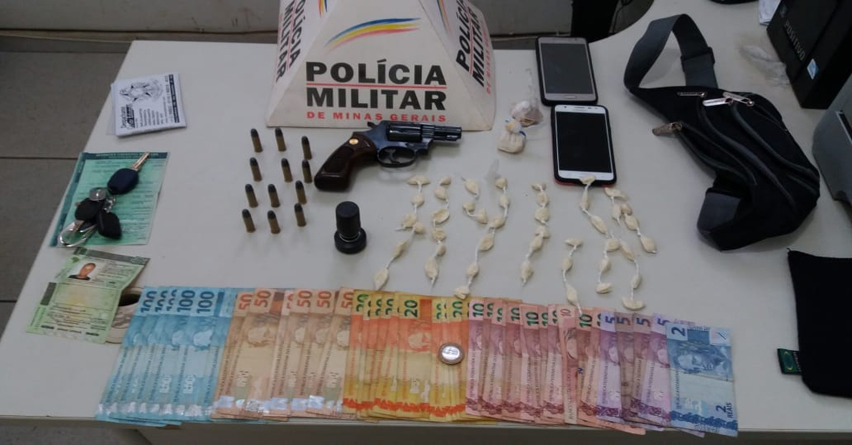 Casal de Juiz de Fora preso com arma de fogo e drogas durante festa em Santa Rita Ibitipoca-MG