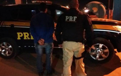 Condutor de caminhão-tanque é preso pela PRF com documento falso em Ariquemes