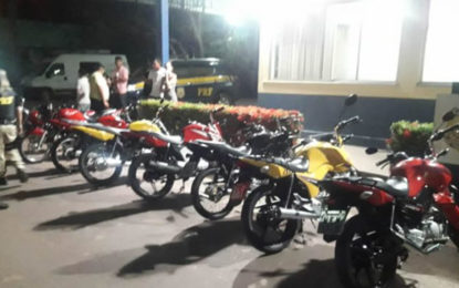 PRF detém motociclistas após denúncias que faziam disputa de racha na BR-210