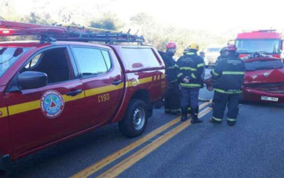 Carro invade a contramão, causa acidente e deixa três mortos na BR-381 em Sabará