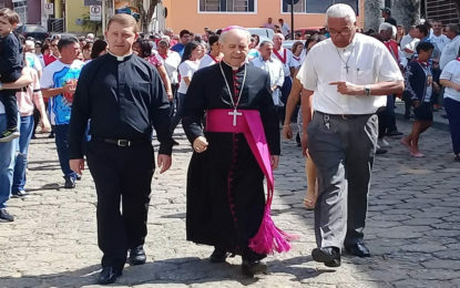 DOM AIRTON VISITA SENHORA DOS REMÉDIOS