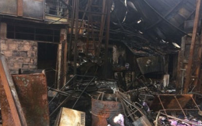 IDOSO MORRE CARBONIZADO DURANTE INCÊNDIO EM GALPÃO EM JUIZ DE FORA