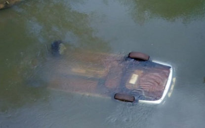 Cinco homens morreram após veículo cair dentro do Rio Paracatu no Noroeste de Minas.