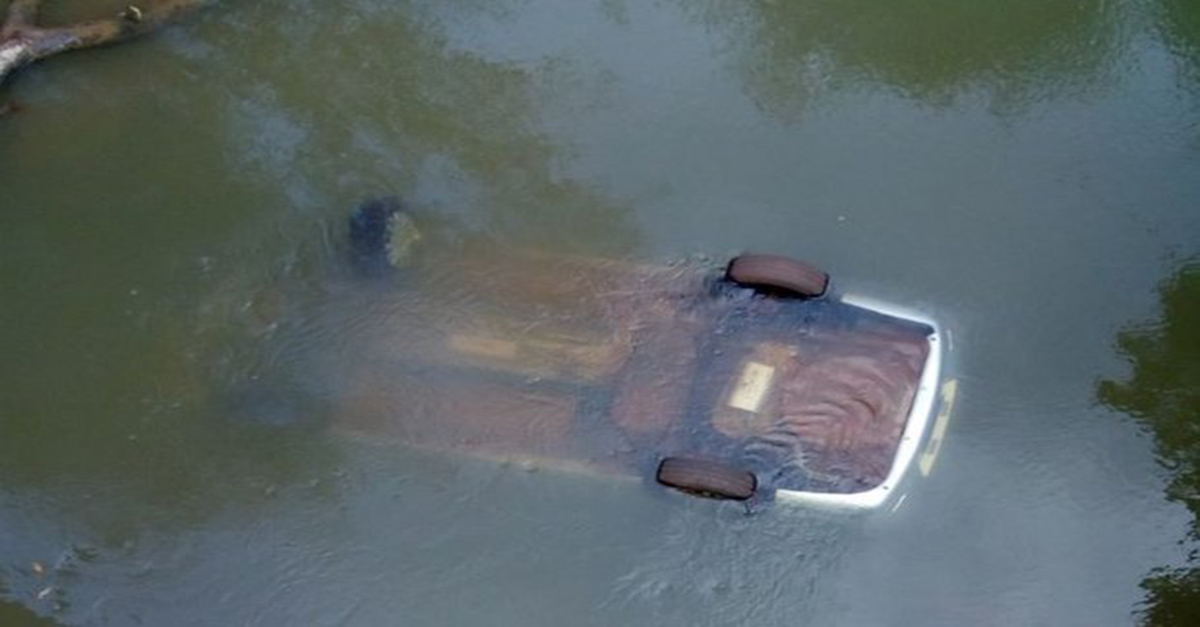 Cinco homens morreram após veículo cair dentro do Rio Paracatu no Noroeste de Minas.
