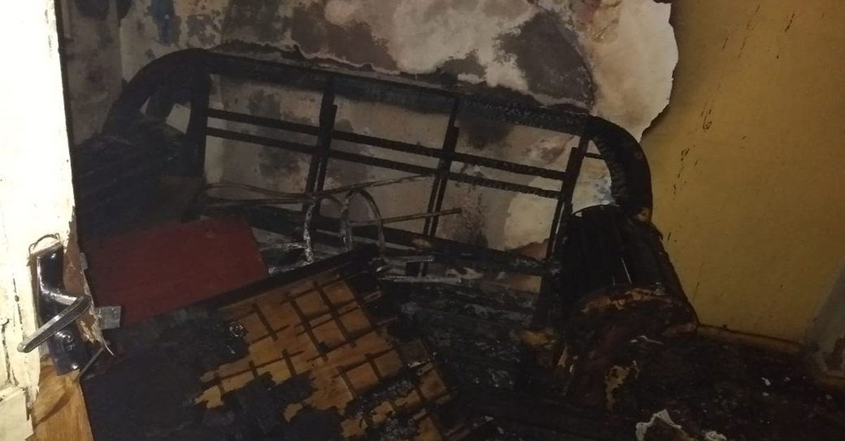 INCÊNDIO ATINGE RESIDÊNCIA NO BAIRRO SÃO SEBASTIÃO EM BARBACENA