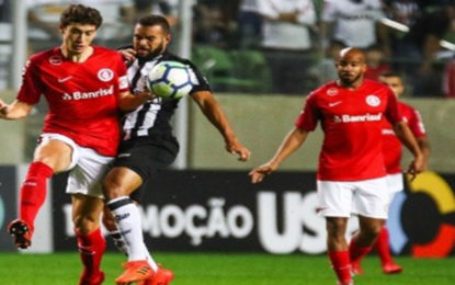 INTERNACIONAL BATE O GALO NO HORTO