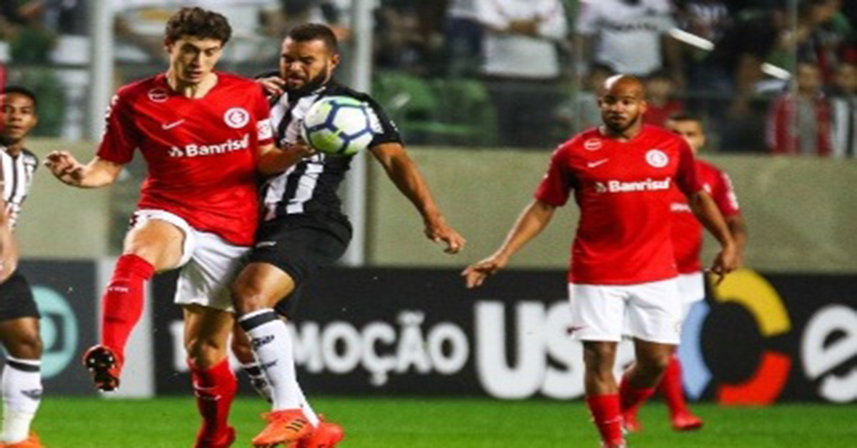 INTERNACIONAL BATE O GALO NO HORTO