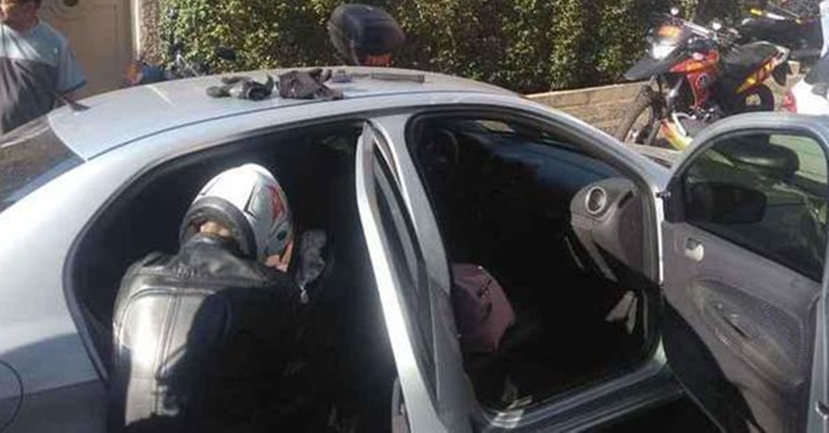 BOMBEIROS RESGATA BEBÊ DE SEIS MESES PRESO EM VEÍCULO EM UBERABA