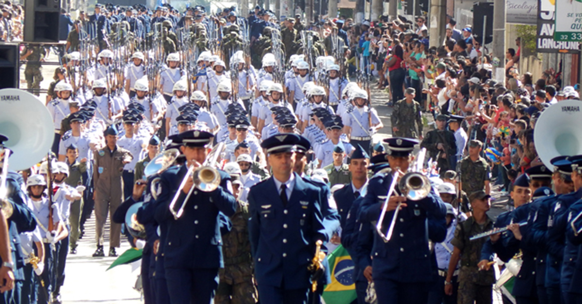 EPCAR E PREFEITURA REALIZAM DESFILE CÍVICO-MILITAR NO DIA DA INDEPENDÊNCIA