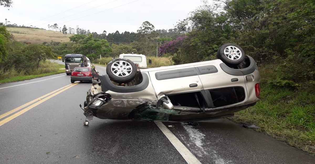 ACIDENTE NA BR-265 DEIXA TRÊS FERIDOS PRÓXIMO À SAINT-GOBAIN