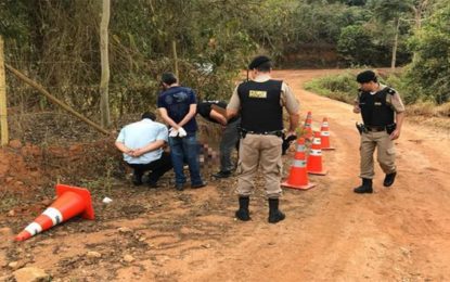 Homem é encontrado morto com sinais de apedrejamento, facadas e queimaduras em Caratinga
