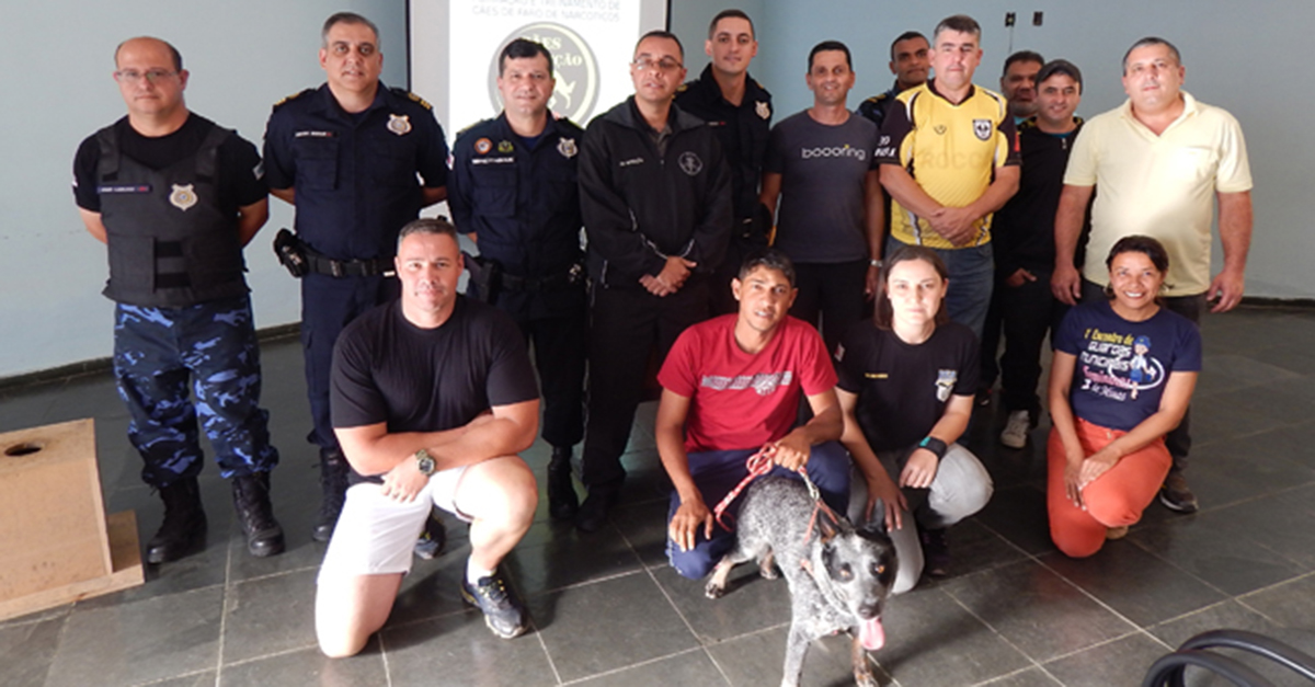 Guarda Civil Municipal recebe curso de treinamento de cães de faro de narcóticos