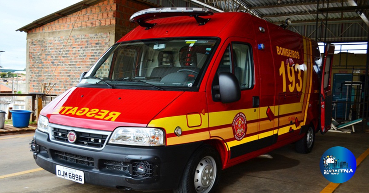 Motociclista fica gravemente ferido em colisão com container em São João del-Rei