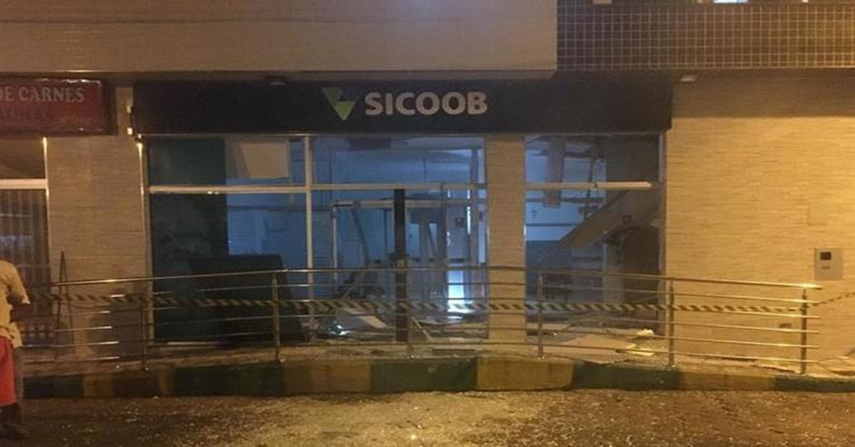 QUADRILHA EXPLODE CAIXAS ELETRÔNICOS NO VALE DO AÇO