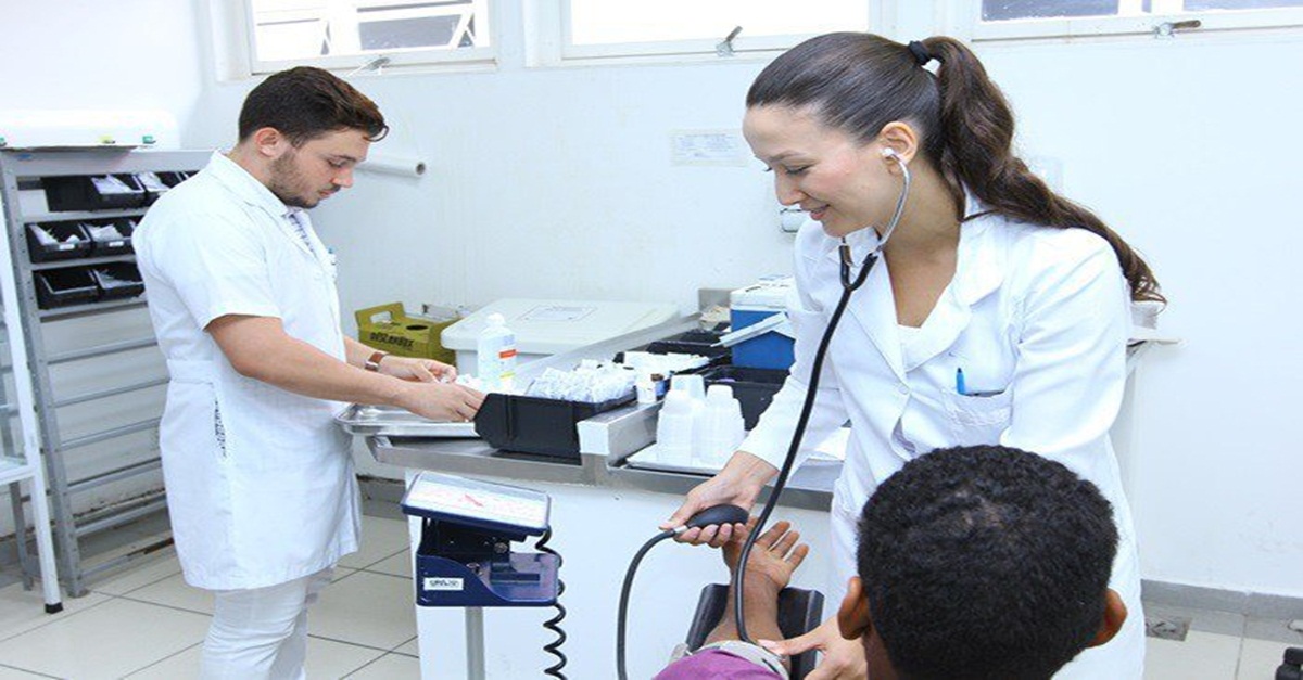 Levantamento aponta que mais de 70% dos médicos já sofreram violência no ambiente de trabalho