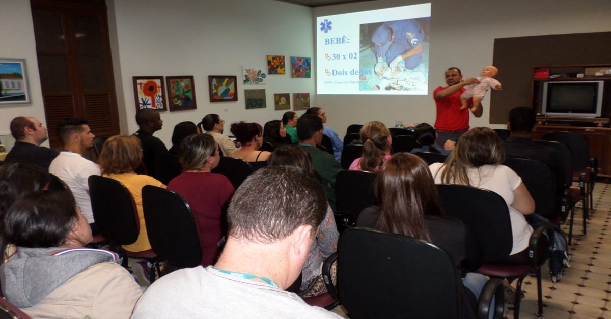 BOMBEIROS MINISTRAM INSTRUÇÃO A  FUNCIONÁRIOS DA FHEMIG