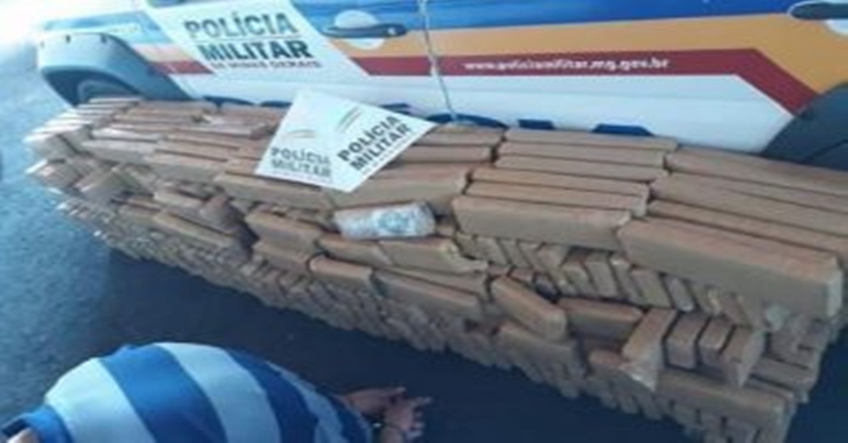 PM apreende 500 quilos de maconha em posto de combustíveis de Campina Verde