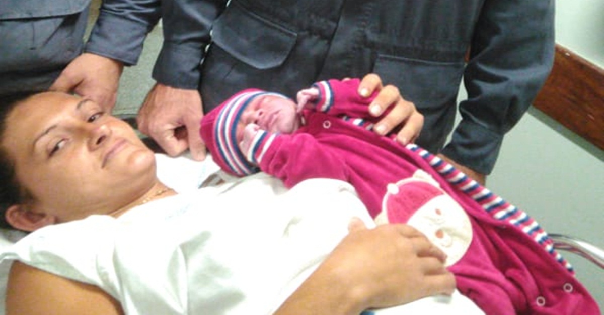 A caminho do hospital, bebê nasce dentro de viatura dos Bombeiros em Muriaé