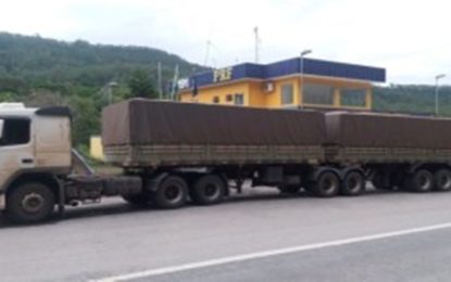 PRF apreende 950 mil maços de cigarros clandestinos somente nesse domingo em-MG