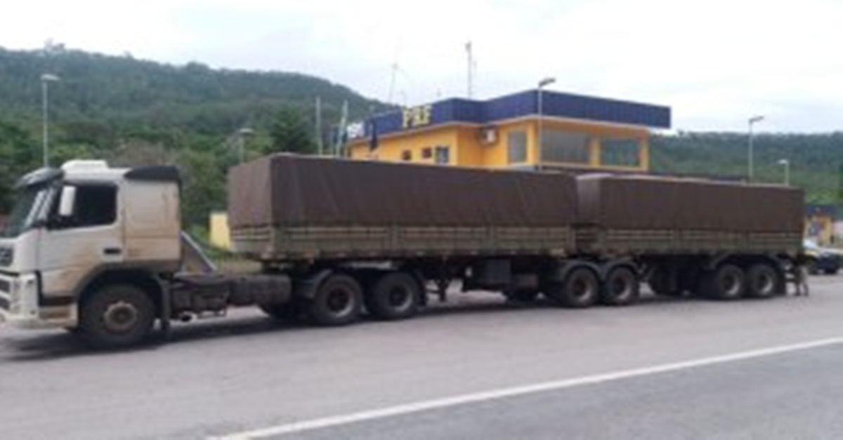 PRF apreende 950 mil maços de cigarros clandestinos somente nesse domingo em-MG