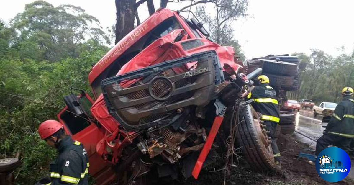 Acidente na BR-040 mata uma pessoa e deixa quatro feridas em Nova Lima