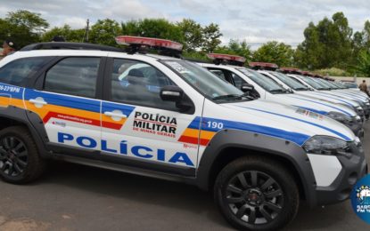 Polícia Militar prende autores de roubo e drogas são apreendidas em SJDR e São Tiago