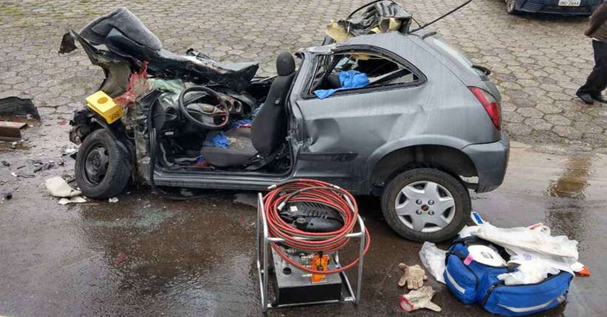ACIDENTE NA BR-381 EM CAMPANHA DEIXA HOMEM GRAVEMENTE FERIDO