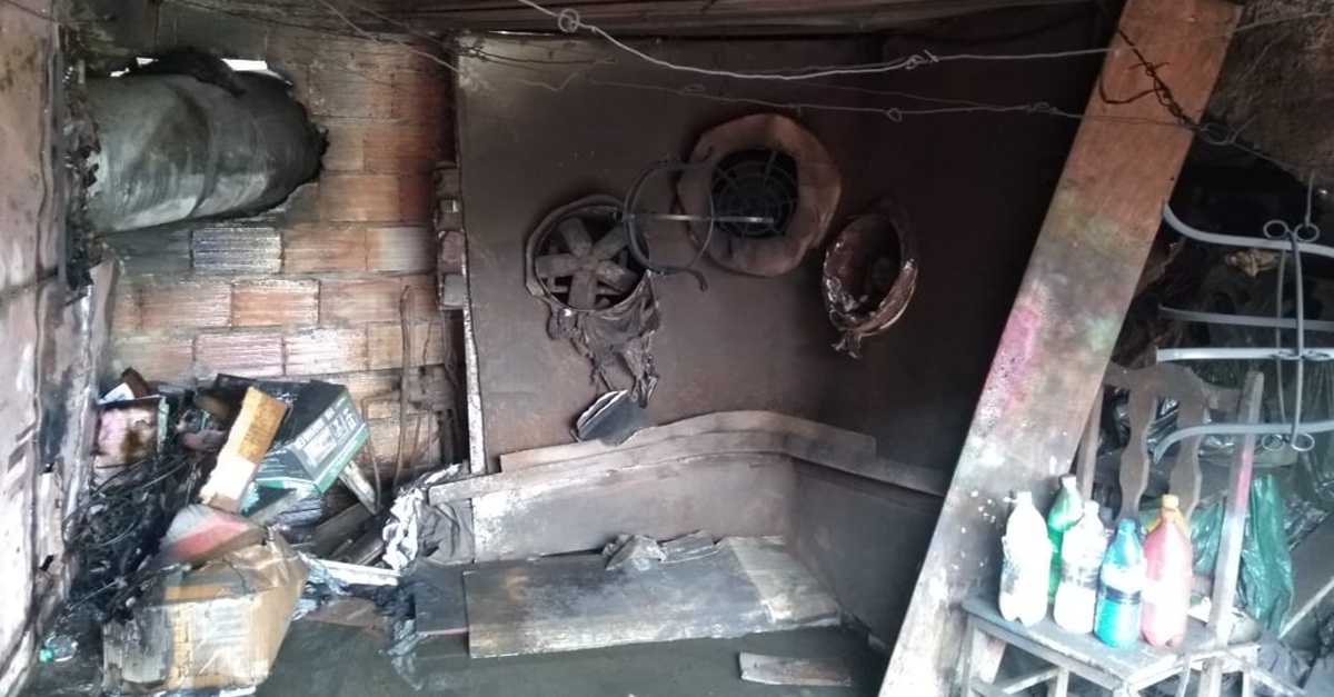 INCÊNDIO EM LOJA DE ARTESANATO EM SANTA CRUZ DE MINAS