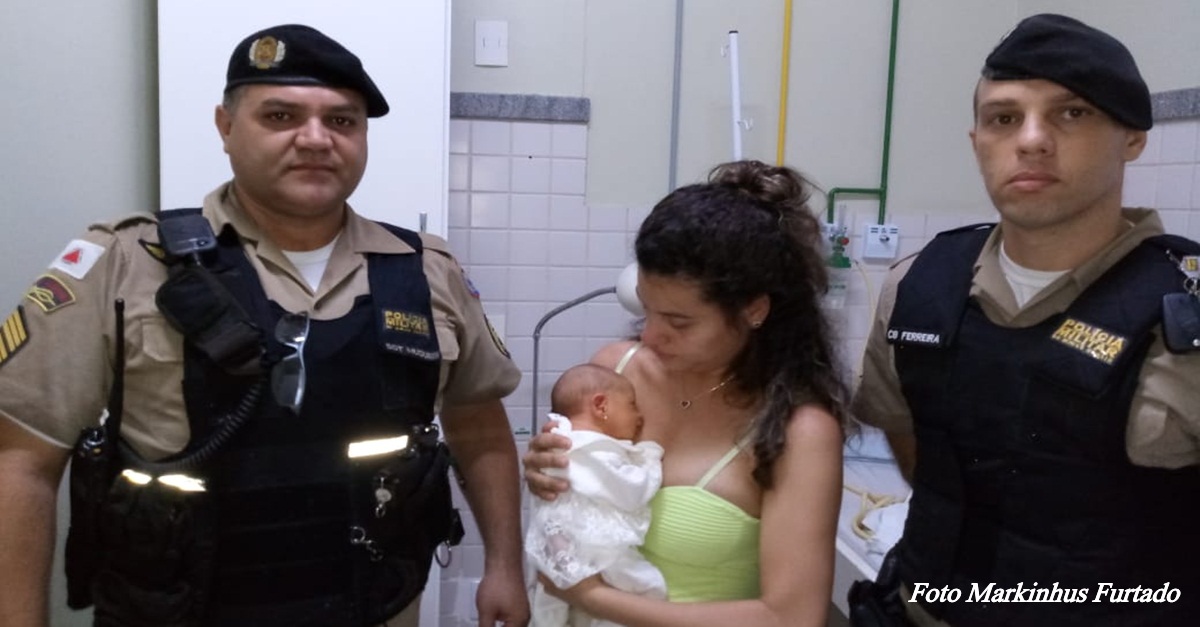 POLÍCIAIS MILITARES DE MURIAÉ SALVAM BEBÊ ENGASGADO