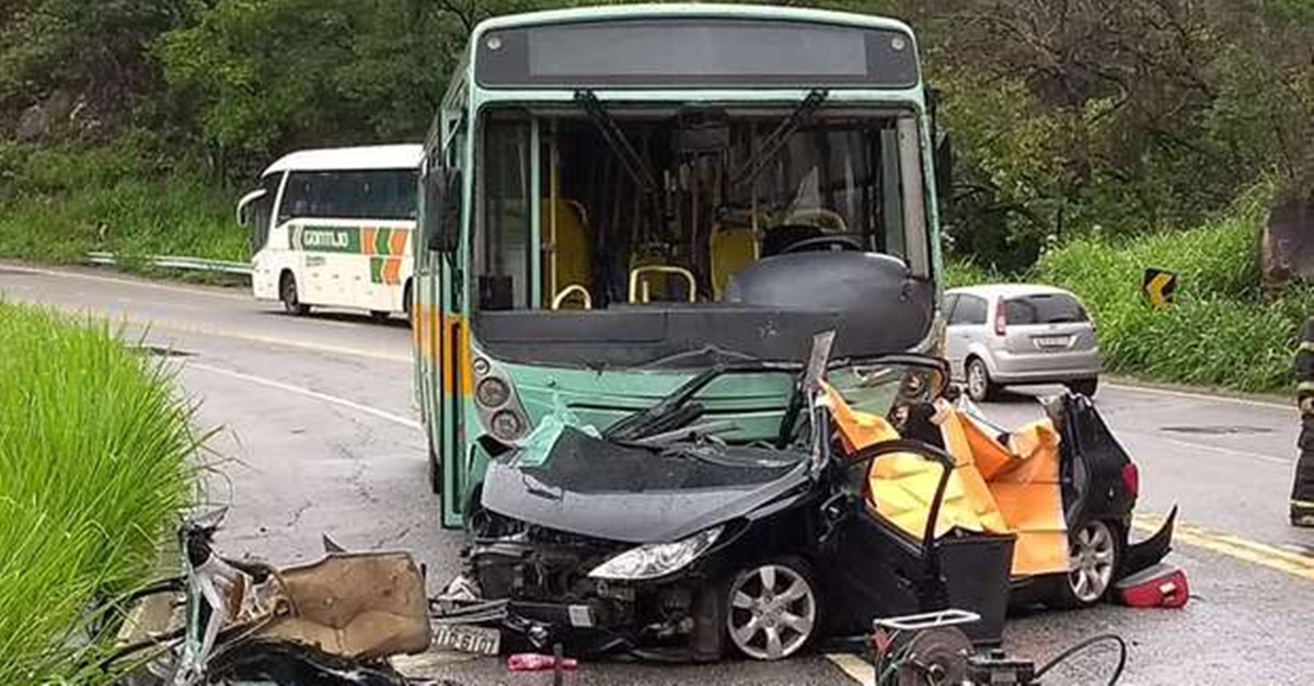 CARRETA PERDE O FREIO E CAUSA ENGAVETAMENTO NA BR-381 PRÓXIMO A BETIM