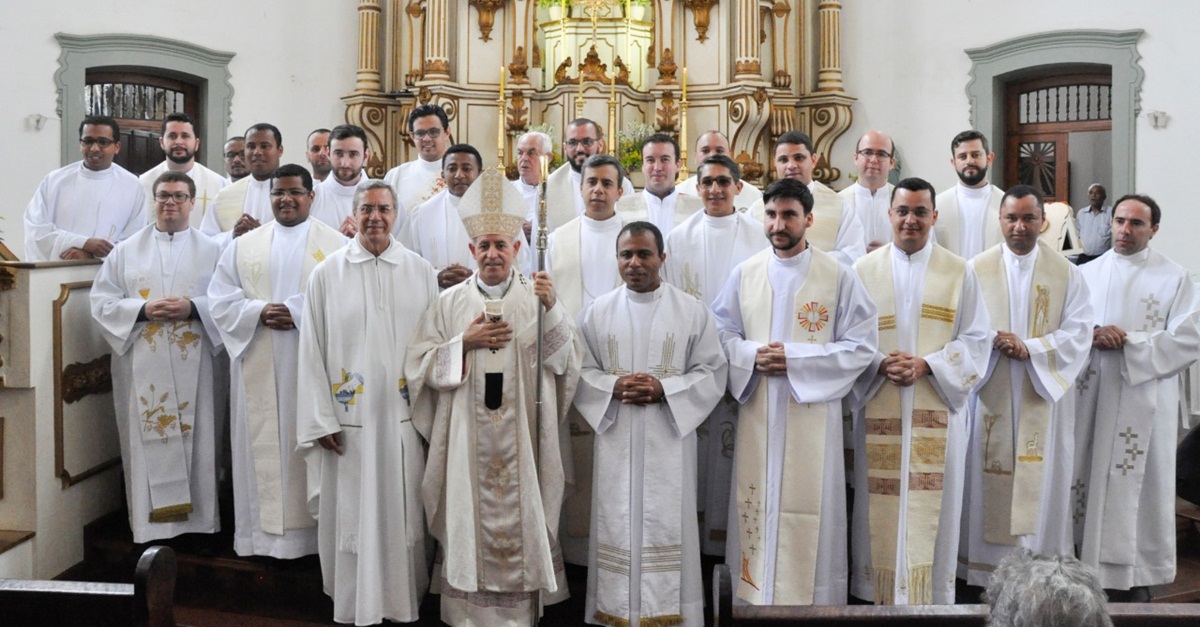 Diáconos e padres novos se encontraram com Dom Airton