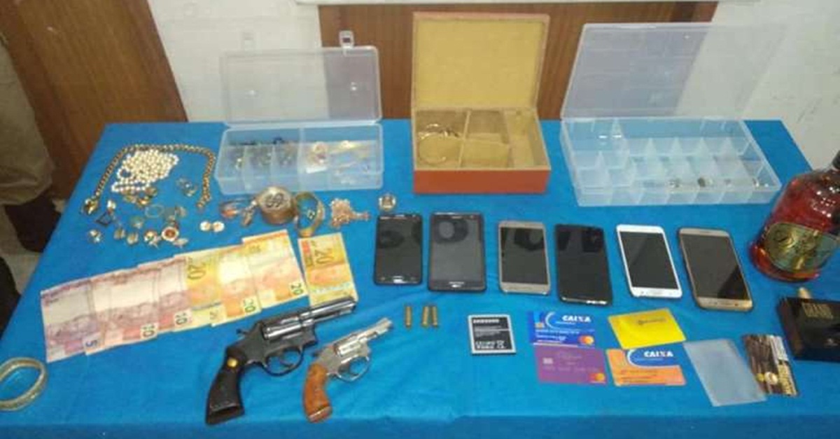 Polícia Militar prende cinco suspeitos de assaltar família na Zona da Mata