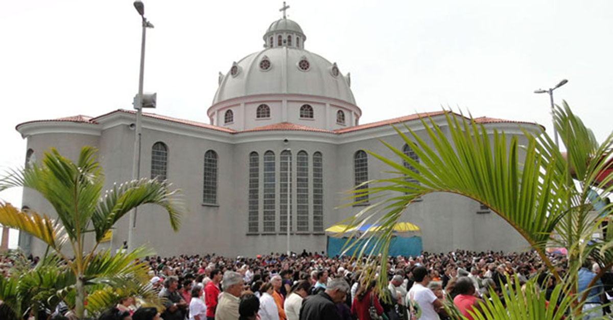 BASÍLICA DE SÃO JOSÉ OPERÁRIO REZA DO TERÇO