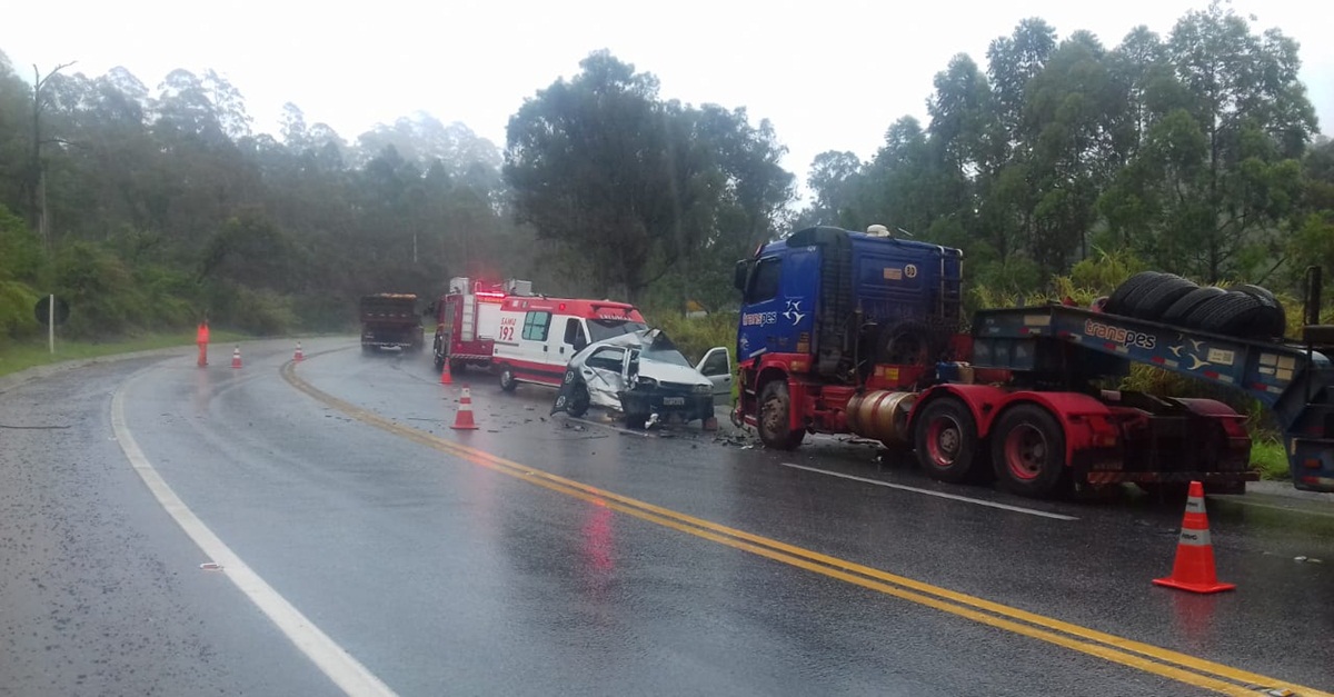 ACIDENTE NA BR 265, PROXIMIDADES DO QUIOSQUE DO TIO ROMEU
