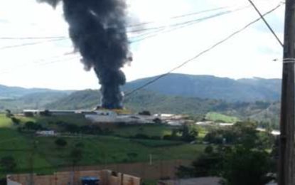INCÊNDIO ATINGE FÁBRICA DA COPOBRAS EM CARMÓPOLIS DE MINAS