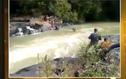 Jovem ignora placas de perigo e quase se afoga juntamente com o pai em represa no Sul de Minas